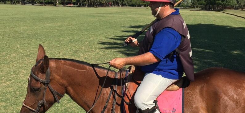 polos player riding